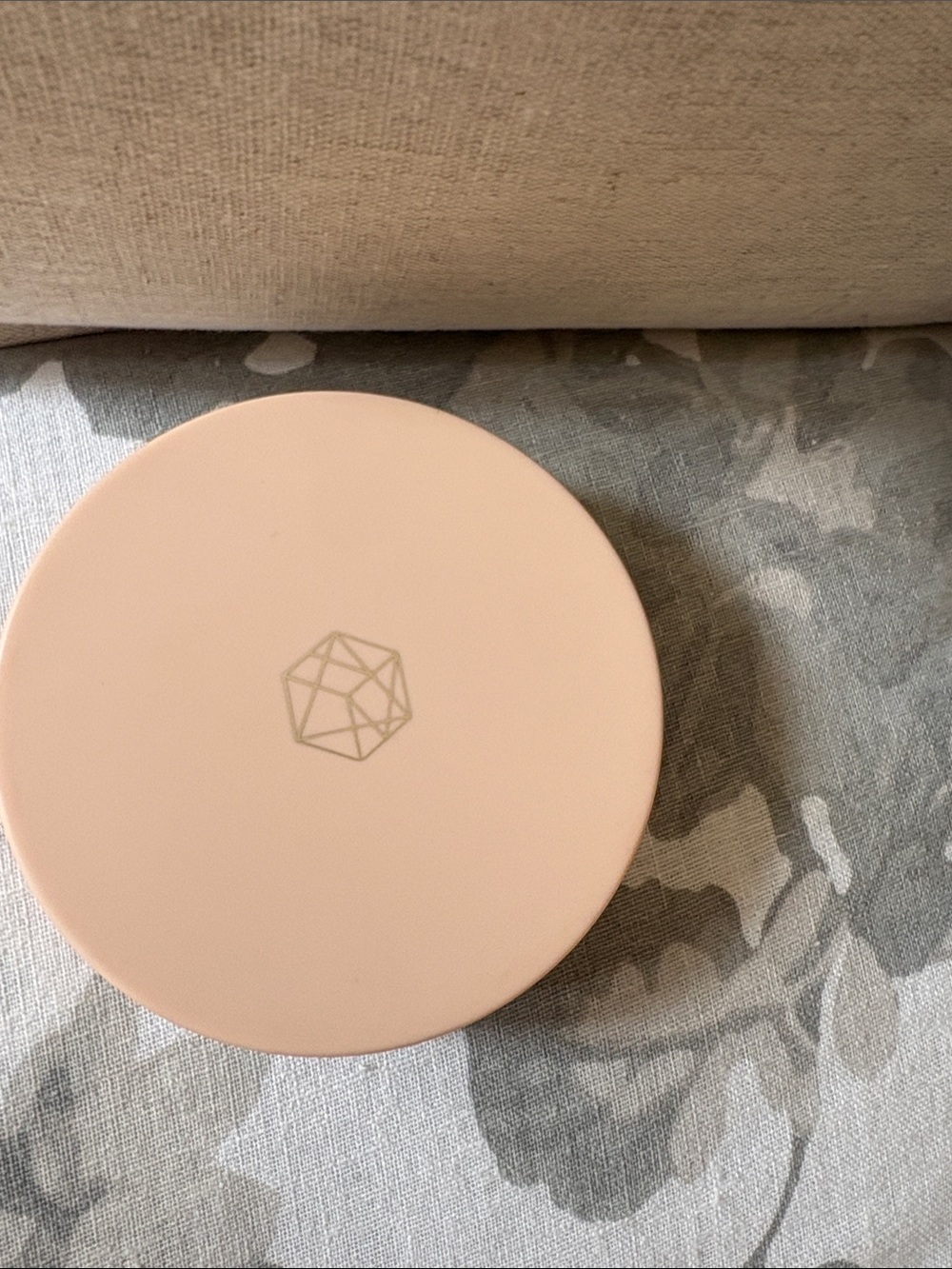 EM Cosmetics Heaven's Glow Magic Hour Compact